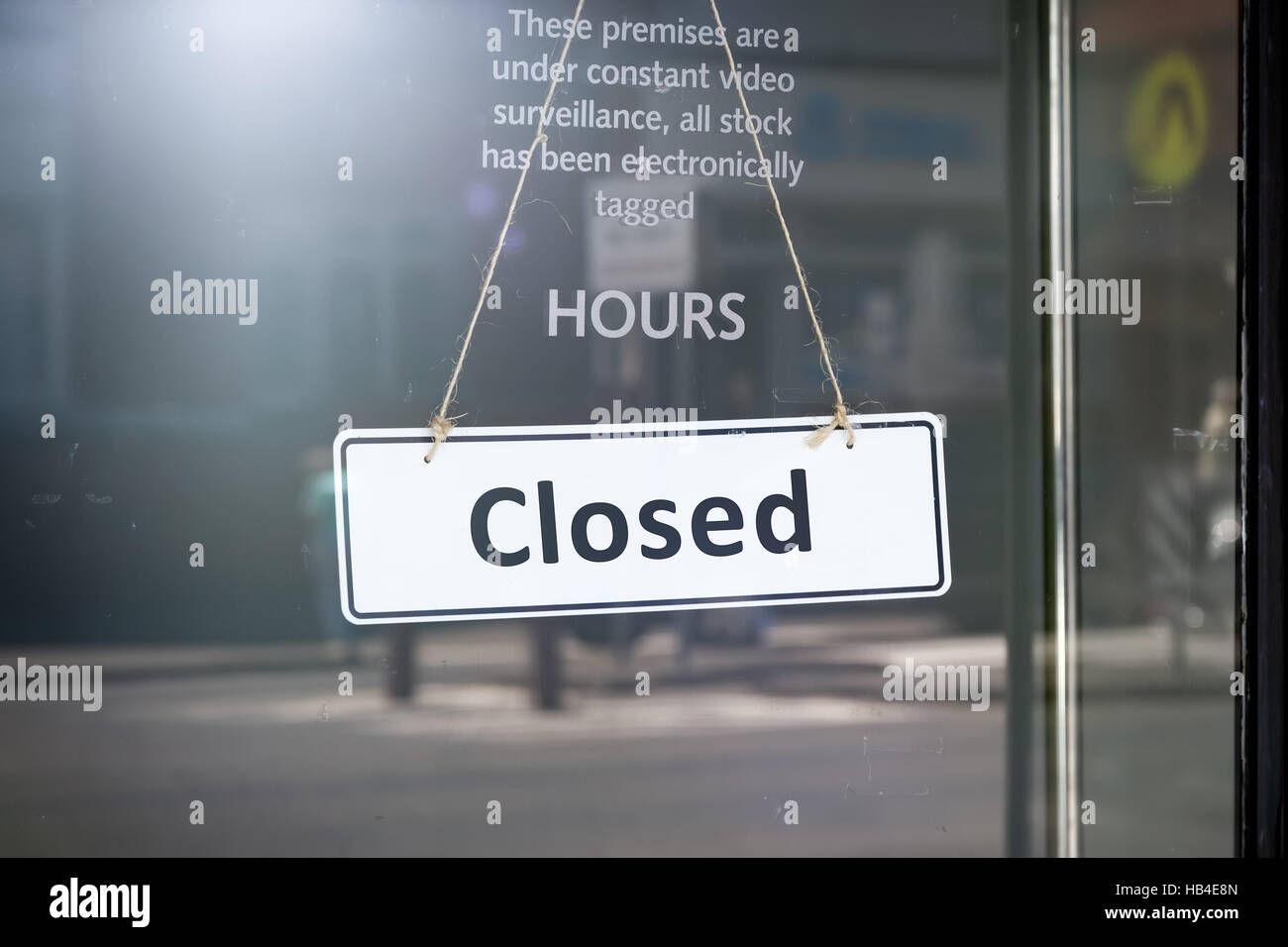 Closed sign shop door hi res stock photography and images Alamy