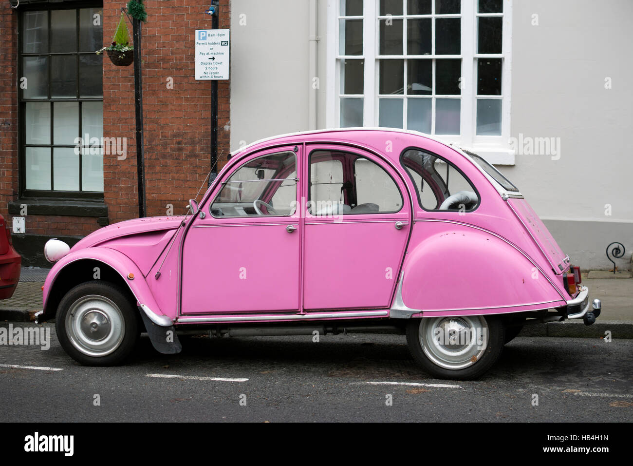 A pink Citroen 2CV car Stock Photo - Alamy