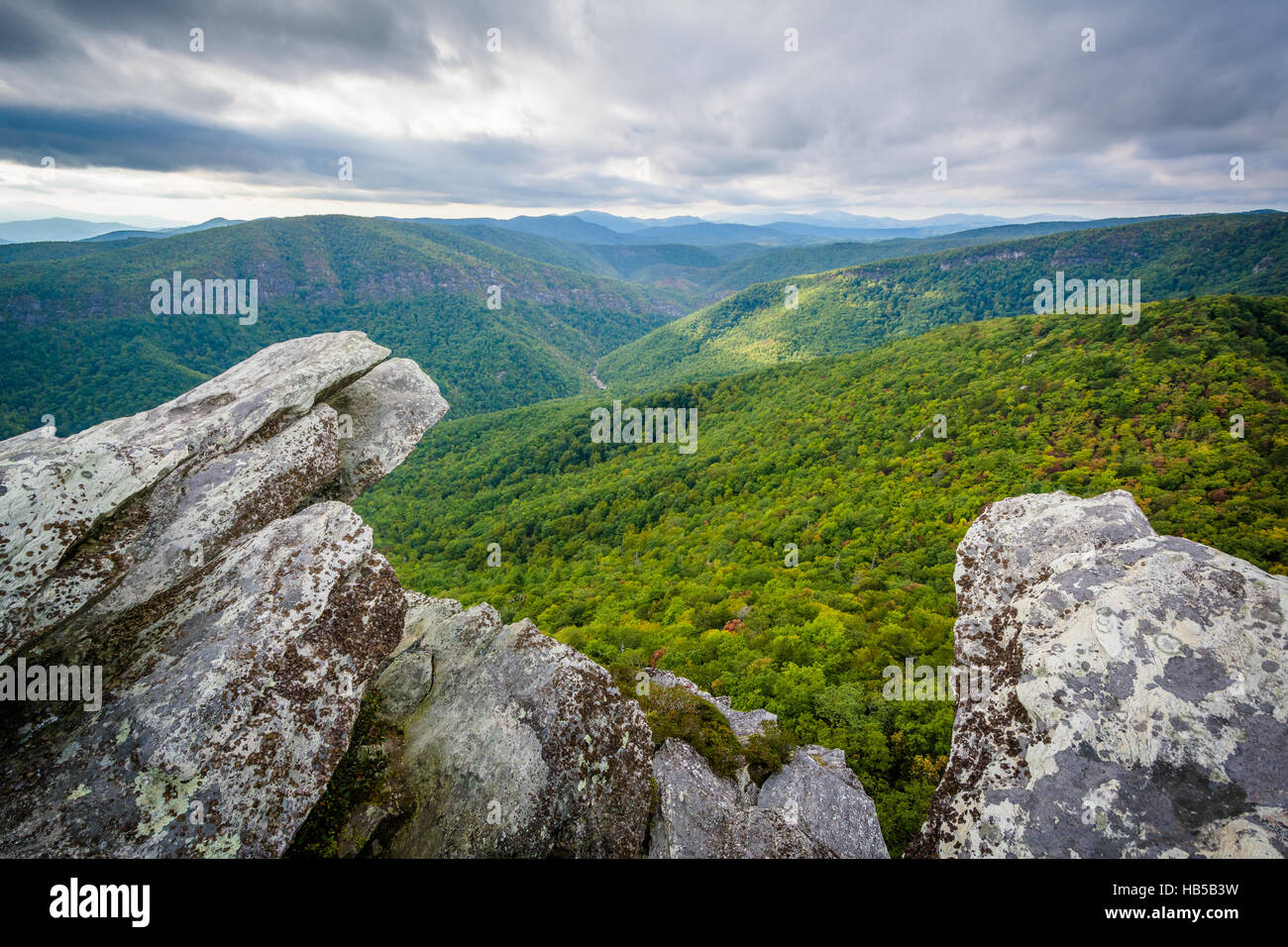View of the Linville Gorge from Hawksbill Mountain, in Pisgah National Forest, North Carolina. Stock Photo