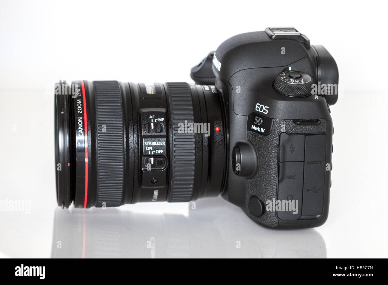 Canon 5D Mark IV camera with Canon EF 24-105 mm f/4 II USM lens on a white background Stock Photo