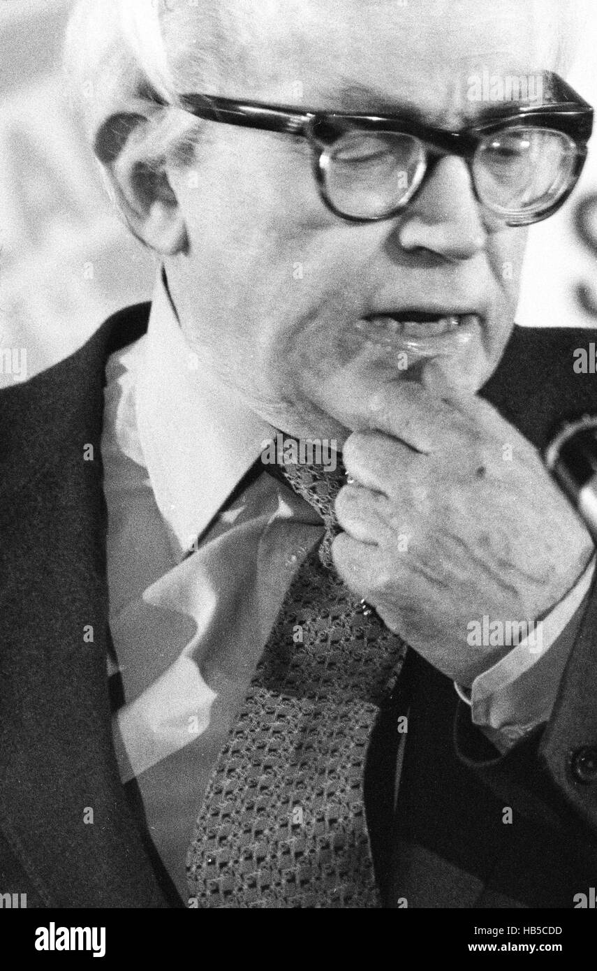 Michael foot 1983 hi-res stock photography and images - Alamy
