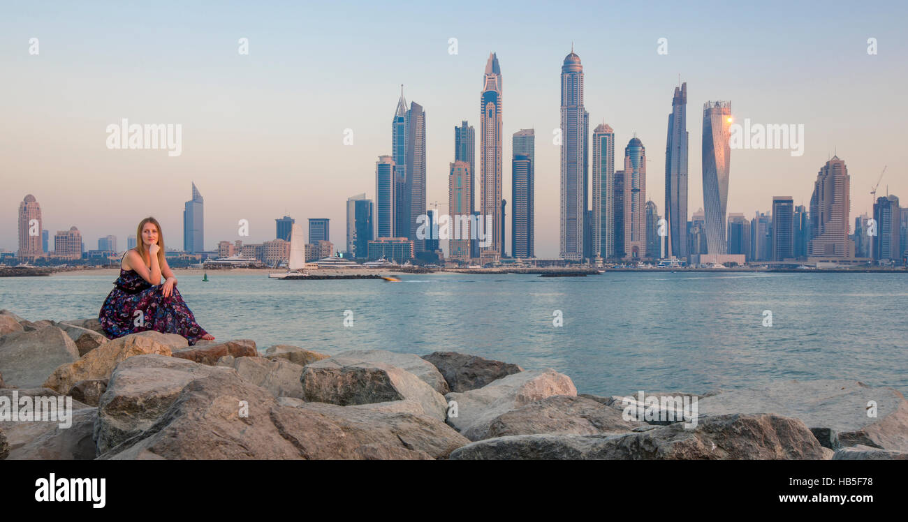 Beautiful dubai woman hi-res stock photography and images - Alamy