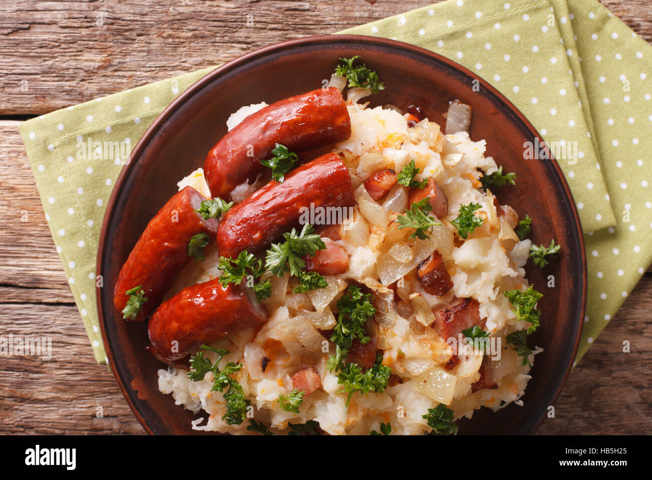 Premium Photo  Dutch hutspot - dish of boiled and mashed potatoes, carrots  and onions. traditional dutch cuisine.