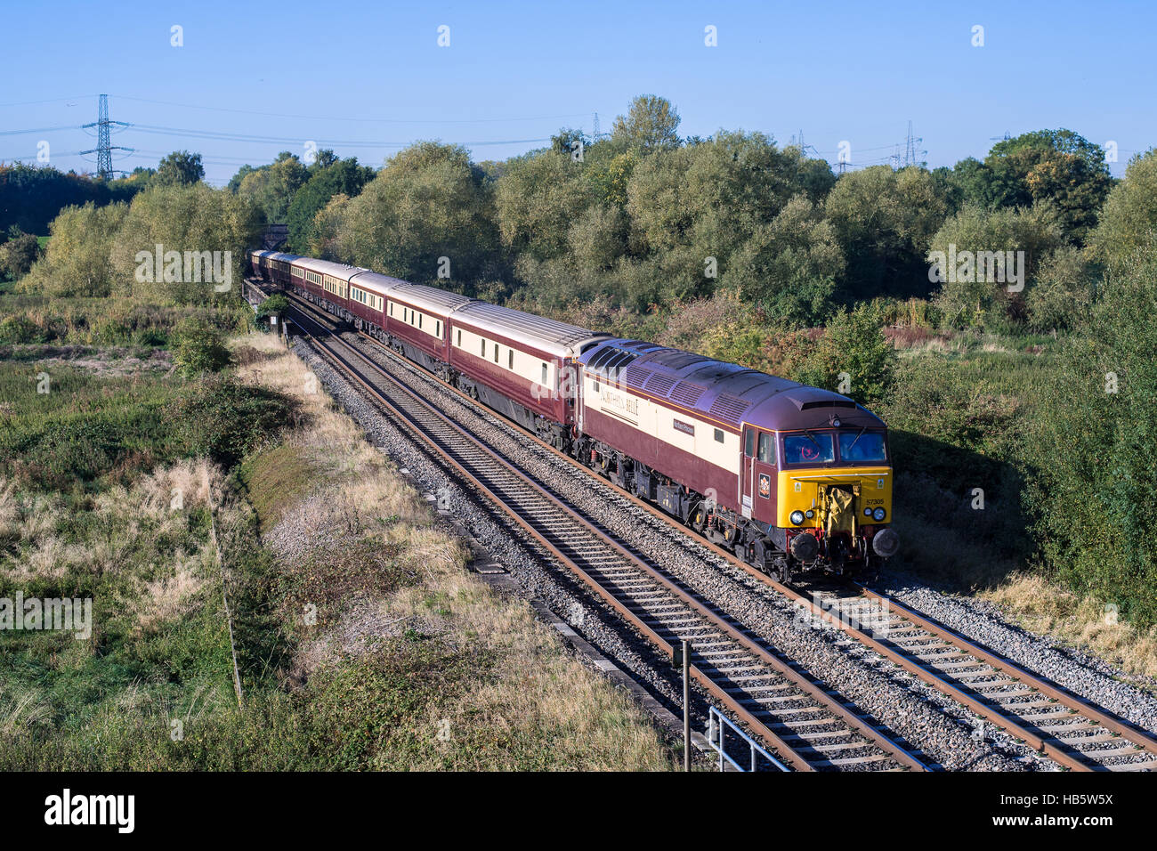 57305 passes Lea Marston with 1Z40 07:55 Coventry-York Northern Belle excursion 09/10/15 Stock Photo