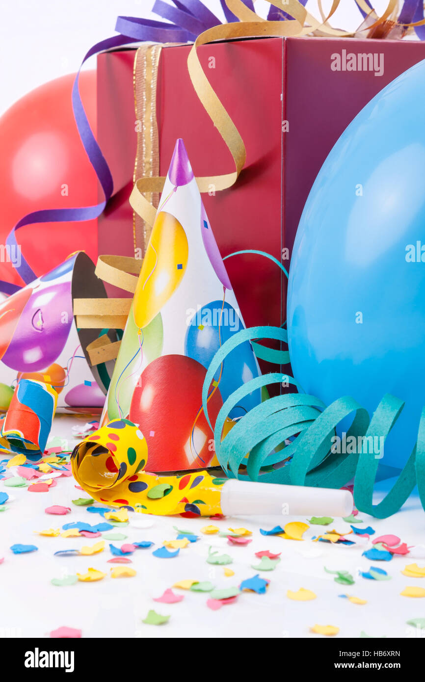 Horns /& Balloons Collection Plates Birthday