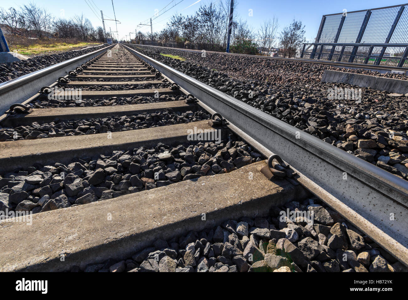 Railroad track horizon hi-res stock photography and images - Alamy