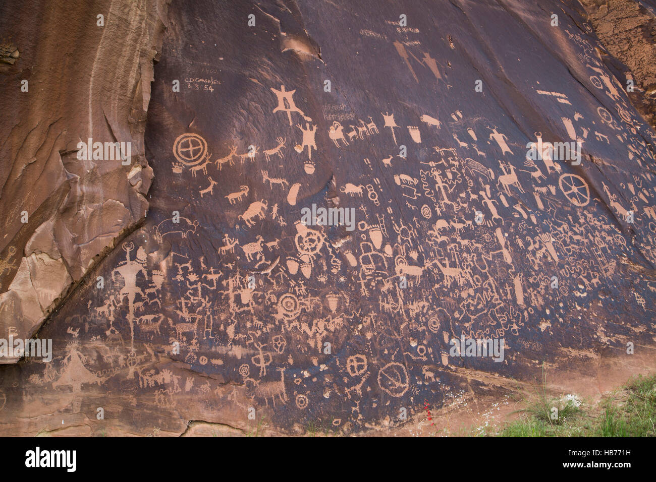 Paper Roc Utah Newspaper Rock Petroglyph Panel, Newspaper Rock State Historic Monument ...