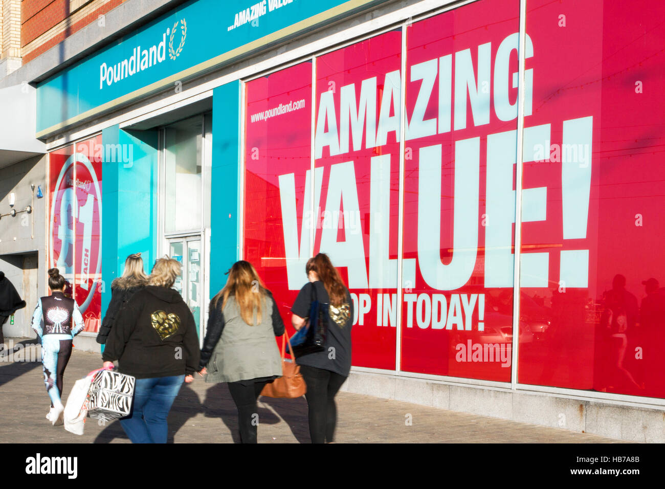 The Golden Mile, Blackpool seaside resort, shops and shoppers in the resort, Lancashire, UK Stock Photo