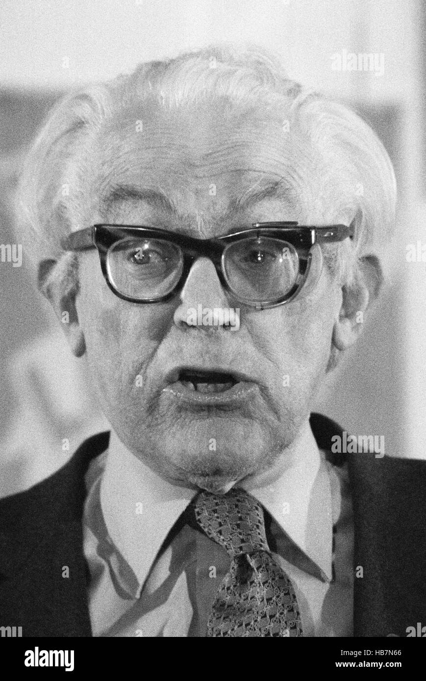 Michael Foot endorses Peter Tatchell as the Labour candidate in the Bermondsey By election, 1983.  Simon Hughes stood for the Liberal Party. Following a bitter campaign, the Liberals used homophobic smears against Tatchell making huge gains and took the seat, Stock Photo