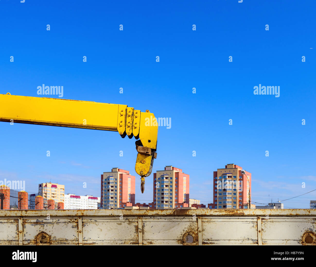 Mobile crane arm hires stock photography and images Alamy