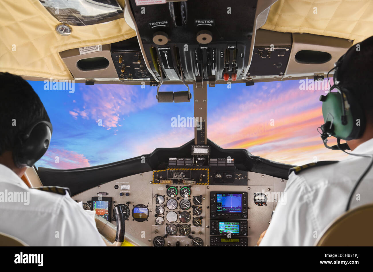 Pilots in cockpit landing hi-res stock photography and images - Alamy