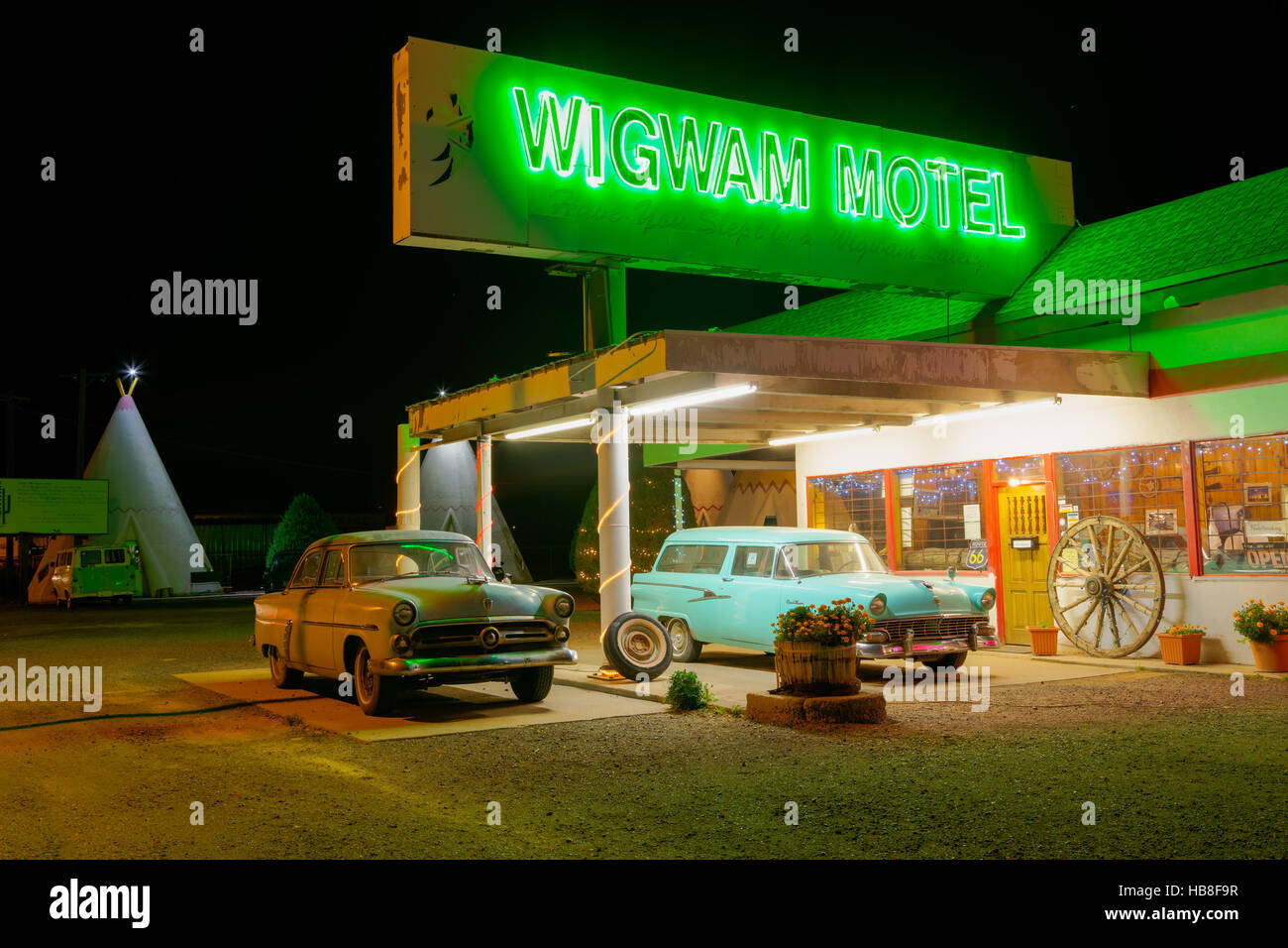 Wigwam Motel at night, Holbrook, Arizona, USA Stock Photo