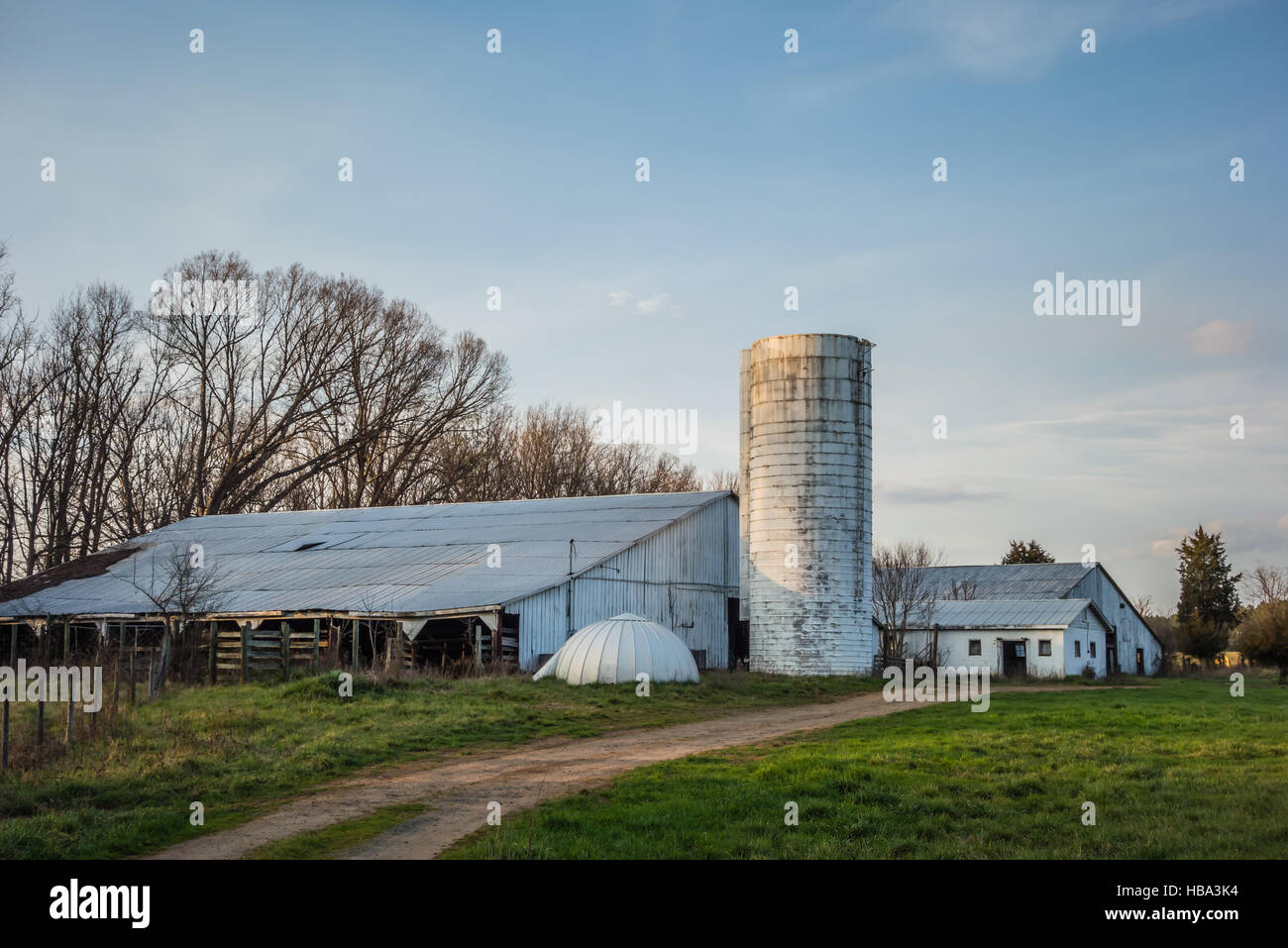 abandoned countryside farm in the afternoon Stock Photo