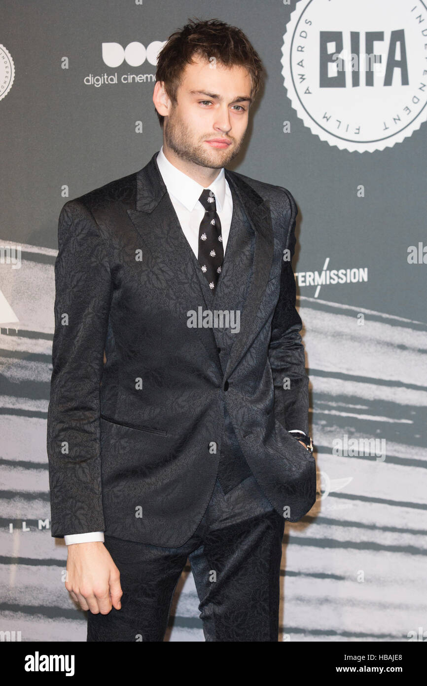 London, UK. 4 December 2016. Actor Douglas Booth. Red carpet arrivals for the 2016 British Independent Film Awards at Old Billingsgate. Stock Photo