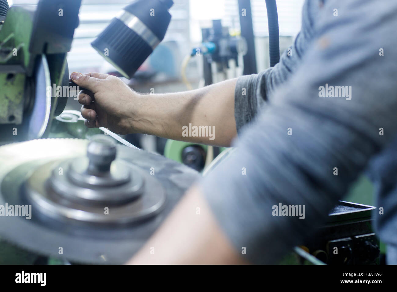 Grinding machine come t hires stock photography and images Alamy
