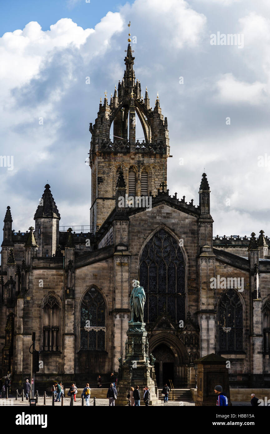 West exterior of Saint Giles Cathedral and bronze statue of Walter Francis Montagu Douglas Scott, 5th Duke of Buccleuch Stock Photo