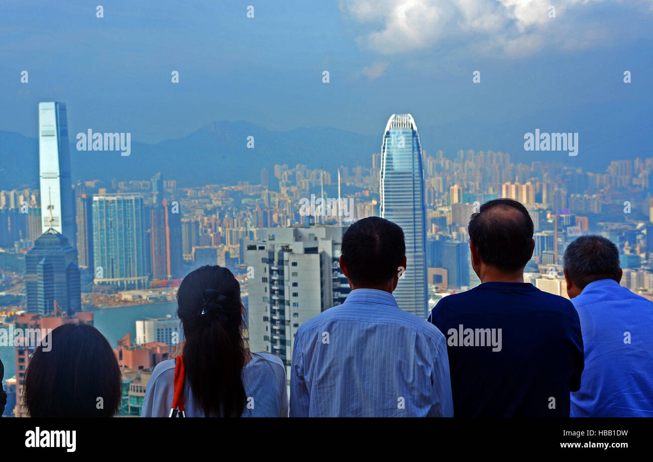 Five women skyline silhouette hi-res stock photography and images - Alamy