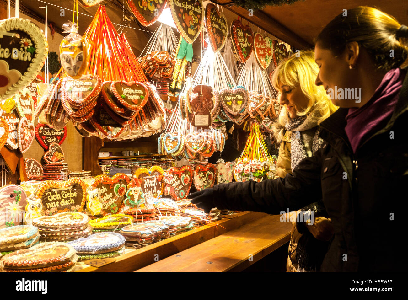 Market atmosphere hi-res stock photography and images - Alamy