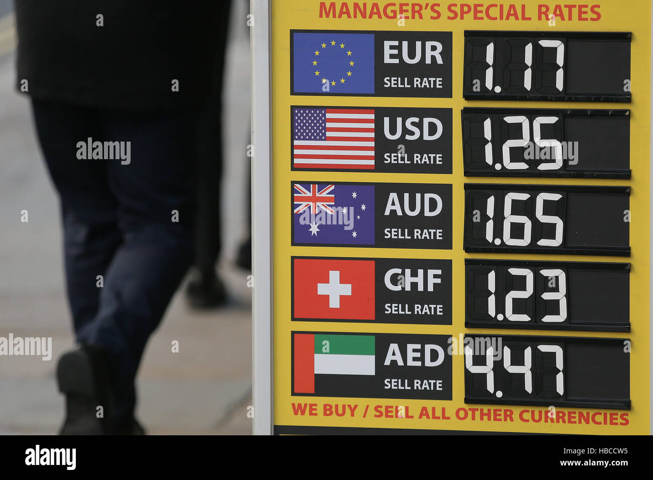 London London Uk 5th Dec 2016 A Board Shows Foreign Exchange - 