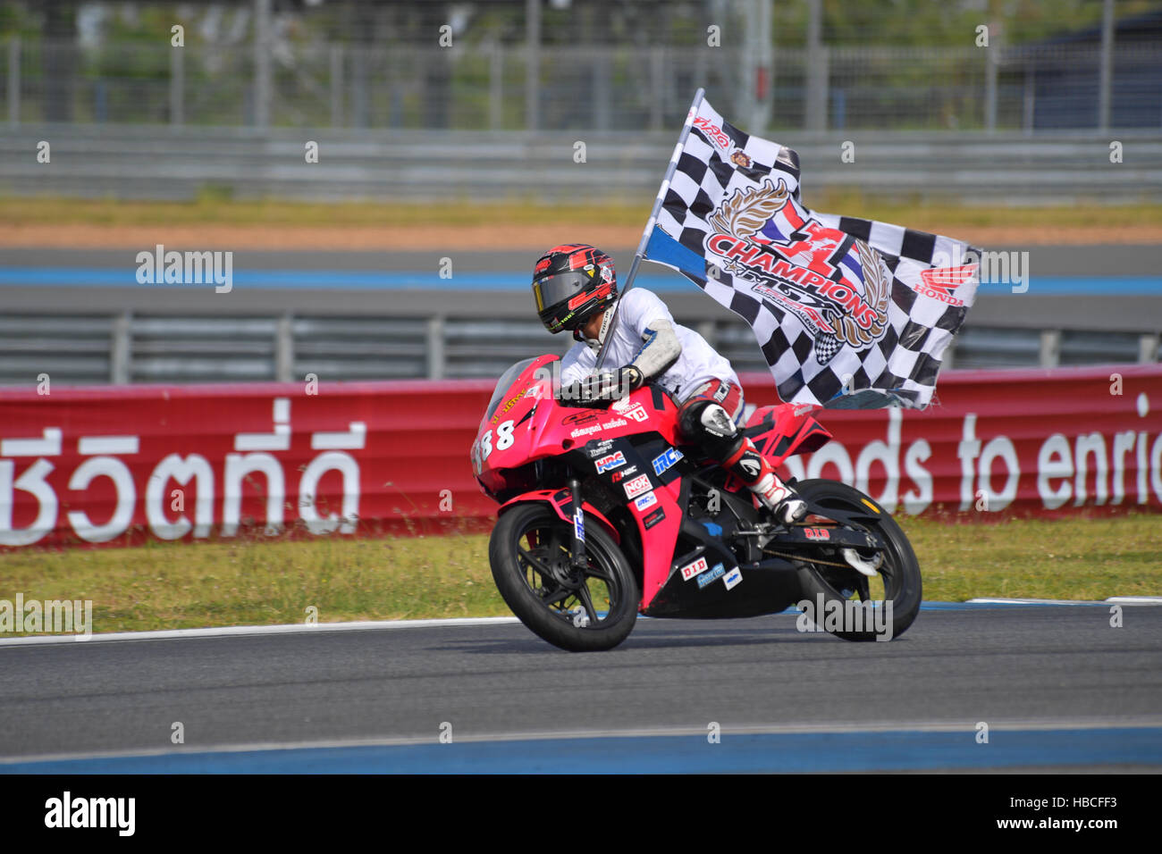 Buriram Thailand 4th December 16 Pawit Kumdangsod Was Championship Of Cbr300r Thailand Dream Cup In Asia Road Racing Championship 16 Round 6 At Chang International Racing Circuit In Buriram Thailand Credit Chatchai