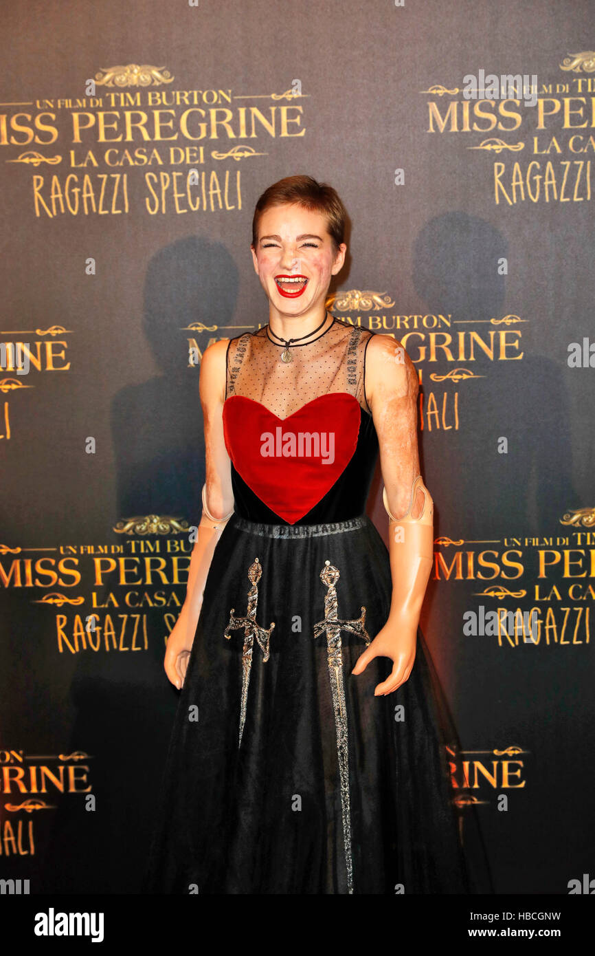 Rome Italy 5th Dec 16 Bebe Vio Walks The Red Carpet For Tim Burton S Miss Peregrine S Home For Peculiar Children On December 5 16 In Rome Italy Credit Fulvio Dalfelli Alamy Live News
