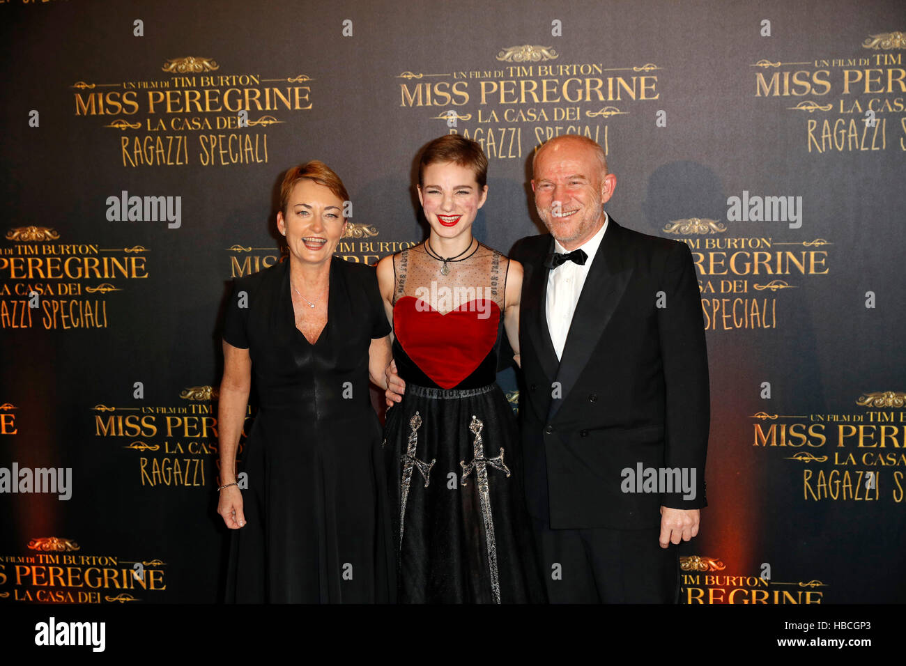 Rome Italy 5th Dec 16 Bebe Vio Teresa Vio And Ruggero Vio Attend Burton S Miss Peregrine S Home For Peculiar Children Premiere In Rome On December 5 16 In Rome Italy Credit Fulvio