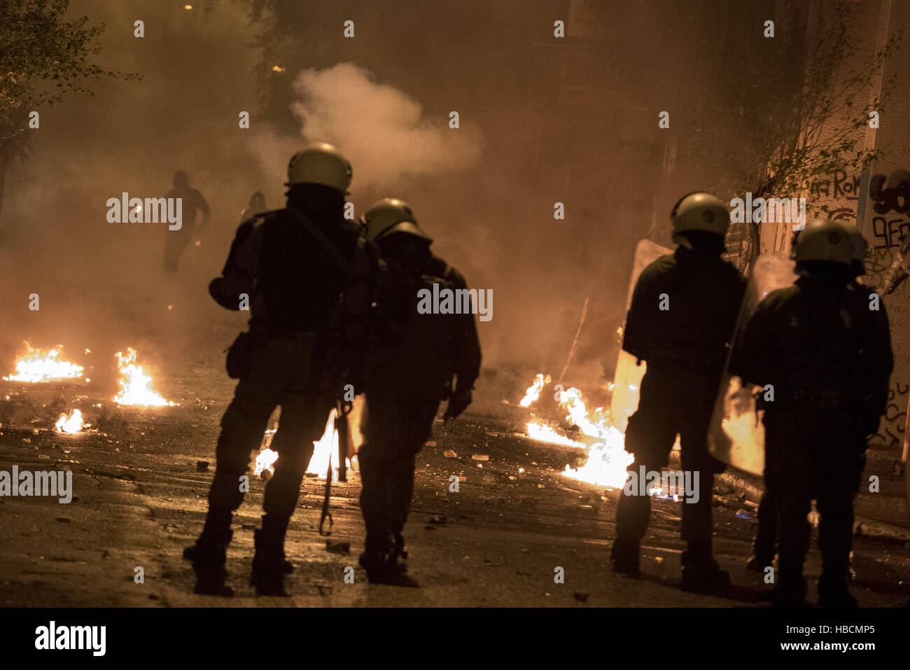 Athens, Greece. 6th December, 2016. Anarchists clash with riot police ...