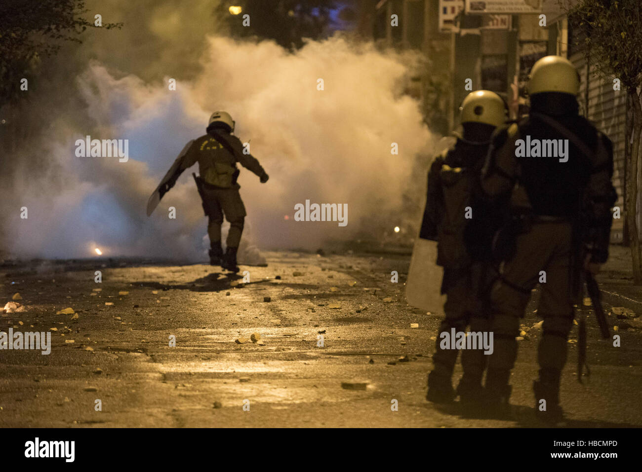 Athens, Greece. 6th December, 2016. Anarchists clash with riot police ...