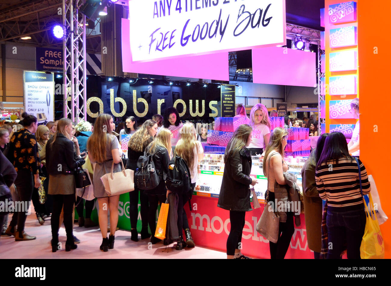 Visitors browse the fashion and beauty stands on the last day of The Clothes Show, NEC, Birmingham, UK. Running from 2-6 December 2016, with the usual exciting mix of fashion, beauty, celebrities, music, and industry experts, The Clothes show was taking place for the final time at the NEC. After 27 successful years at the NEC, the Clothes Show will relocate to Liverpool in July 2017. Credit:  Antony Nettle/Alamy Live News Stock Photo