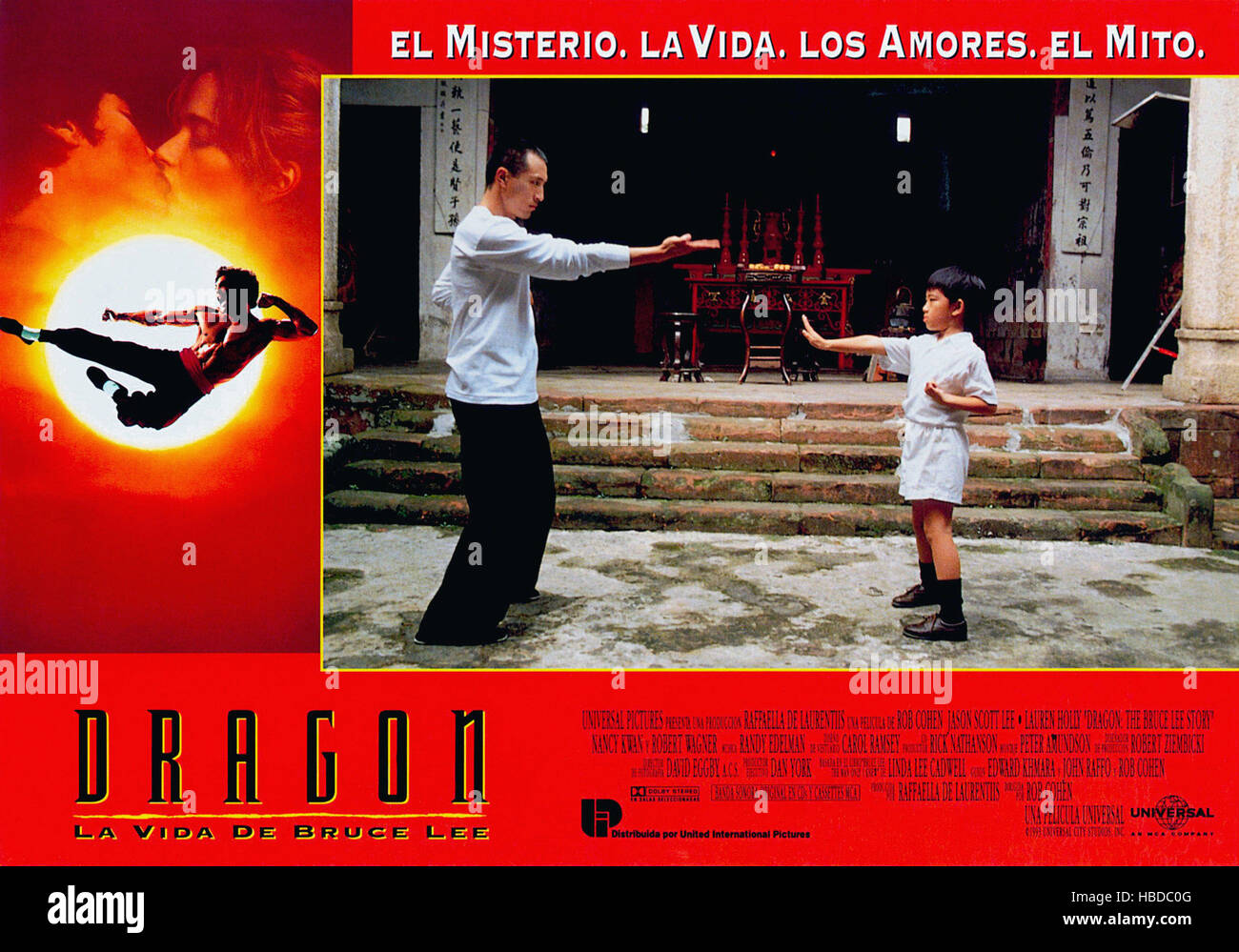DRAGON: THE BRUCE LEE STORY, (aka DRAGON LA VIDA DE BRUCE LEE), Jason Scott Lee (barechested), Sam Hau (right), 1993, © Stock Photo