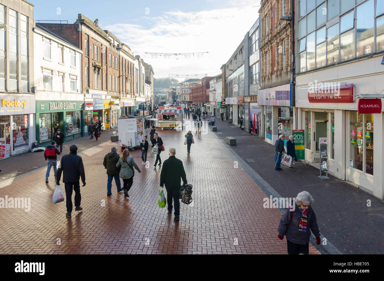 Shoppers in Park Street, Walsall Town centre Stock Photo - Alamy