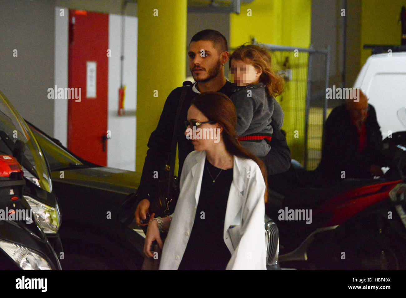 Mauro Icardi and Wanda Nara leaving the clinic in Milan, Italy, with their daughters Francesca and newborn Isabella.  Featuring: Mauro Icardi Where: Milan, Lombardy, Italy When: 31 Oct 2016 Credit: IPA/WENN.com  **Only available for publication in UK, USA Stock Photo