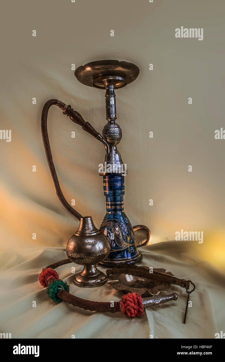 Smoke hookah hi-res stock photography and images - Page 11 - Alamy