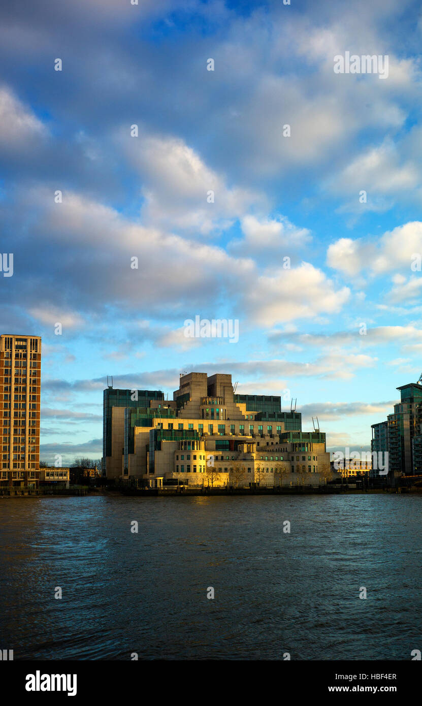 London. MI6 / SIS HQ at Vauxhall Cross seen across the River Thames at Millbank. December 2016 Stock Photo