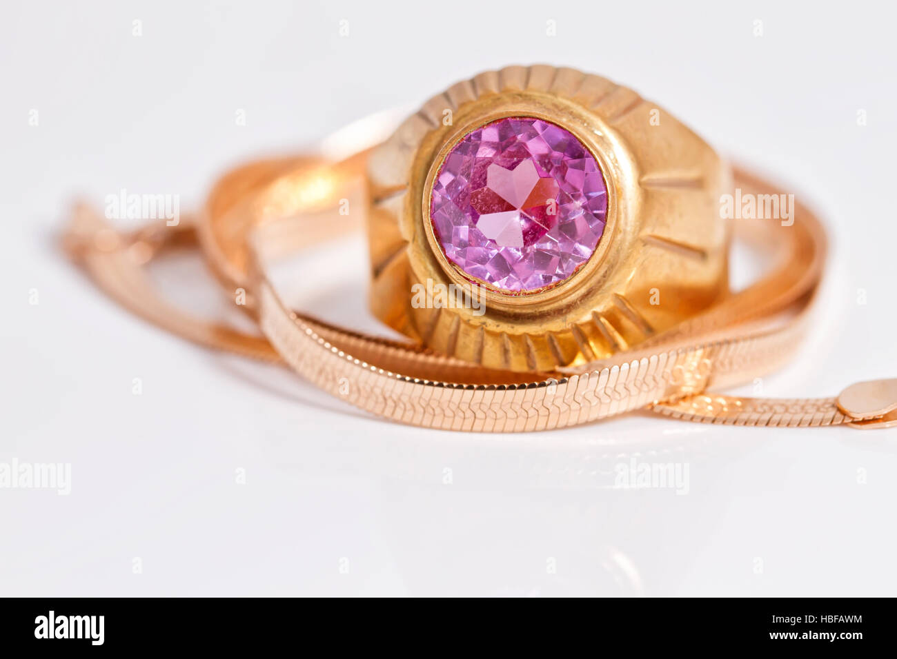 Acalee Ladies' Ring Gold 333 / 8K with Ruby 90-1018-07 • uhrcenter