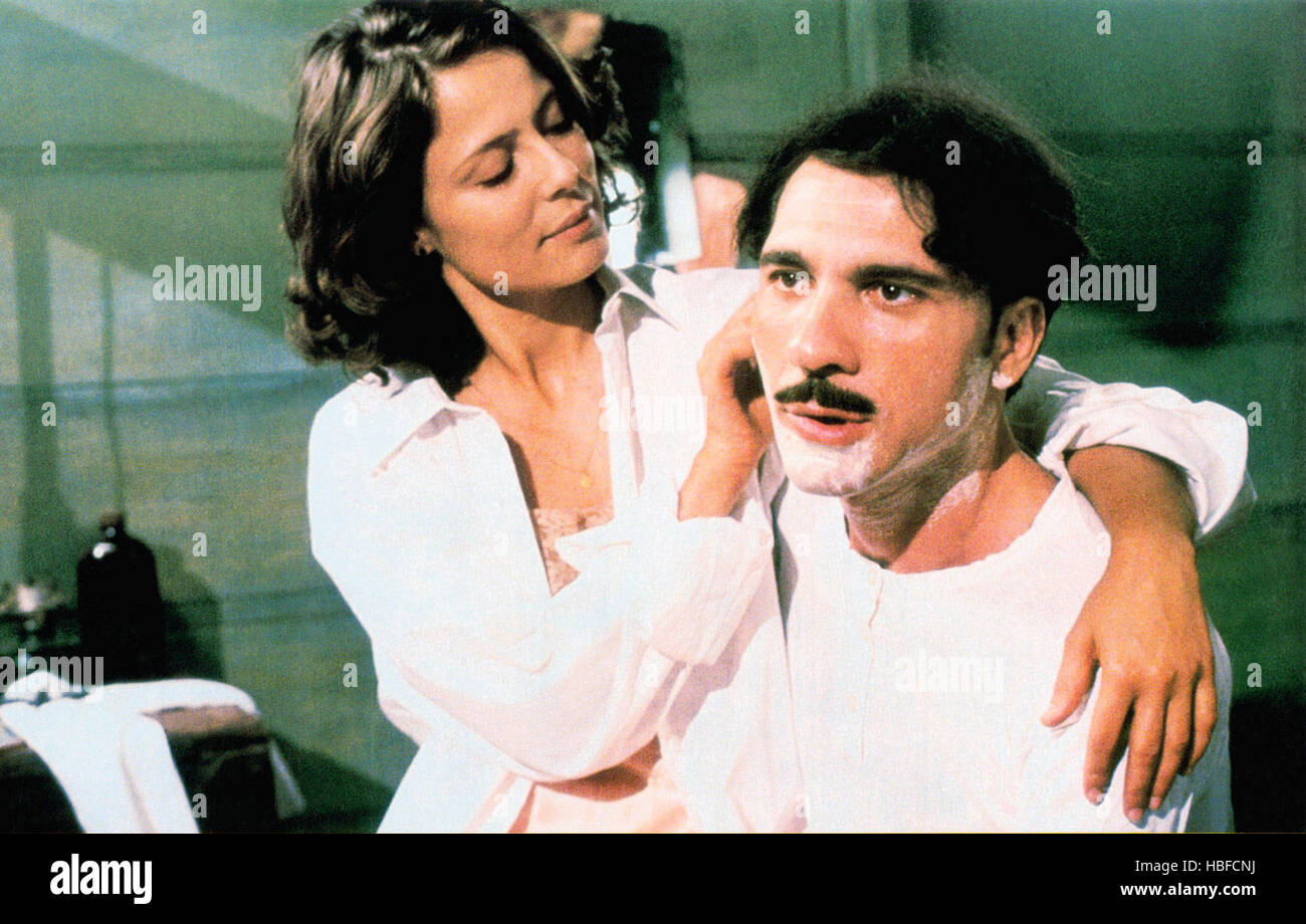 TANGOS ARE FOR TWO, (aka SUS OJOS SE CERRARON Y EL MUNDO SIGUE ANDANDO), from left Aitana