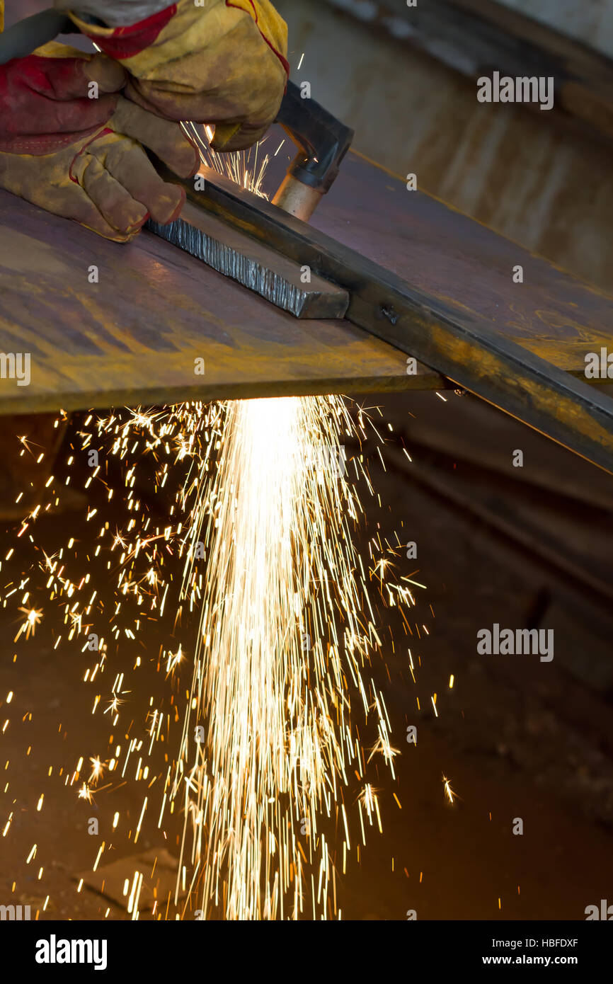 Plasma cutting steel plate Stock Photo - Alamy