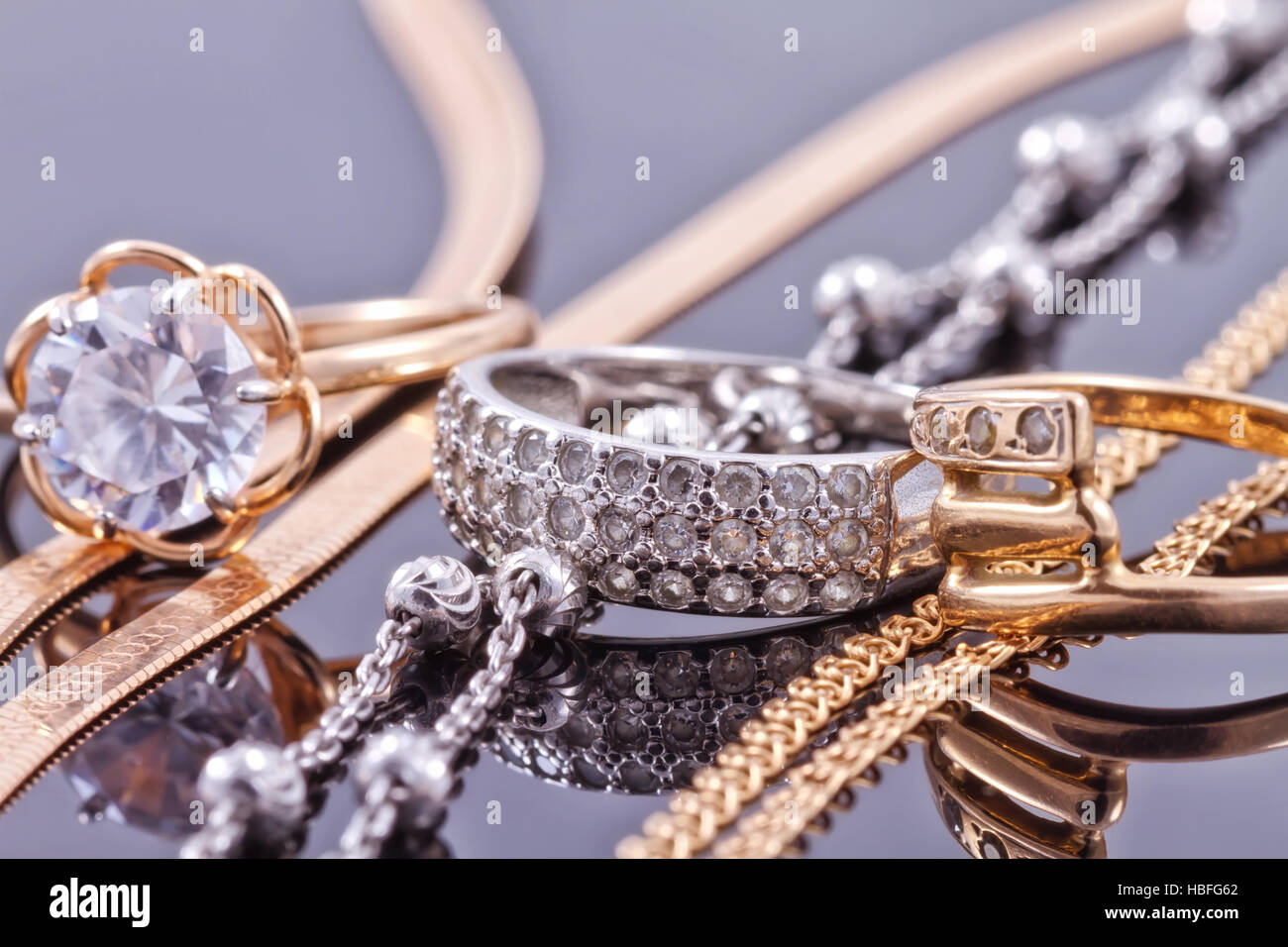Platinum chains hi res stock photography and images Alamy