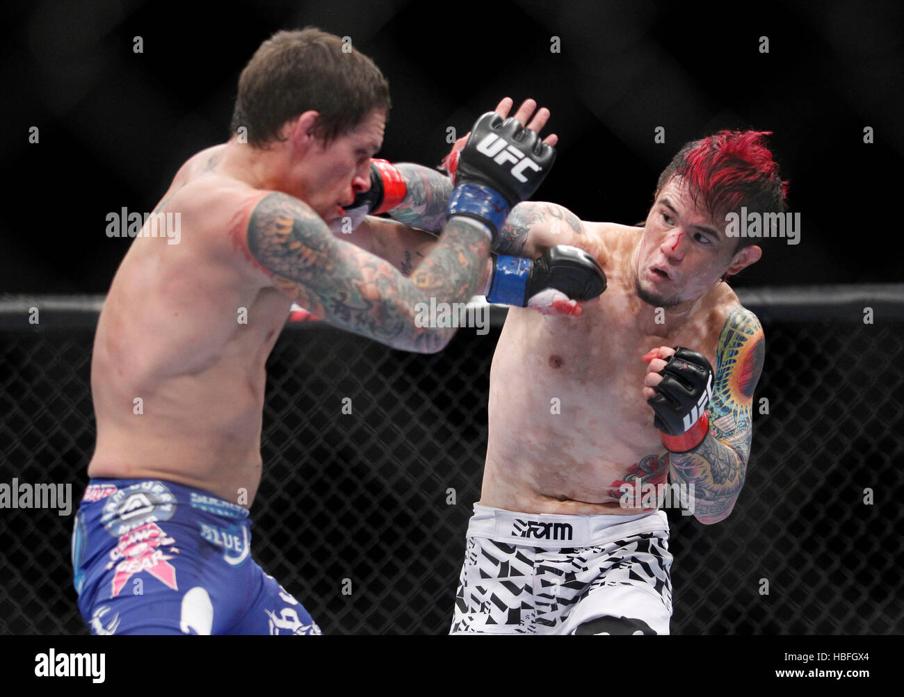 Scott jorgensen right fights jeff hi-res stock photography and images -  Alamy, image size:1300x1003