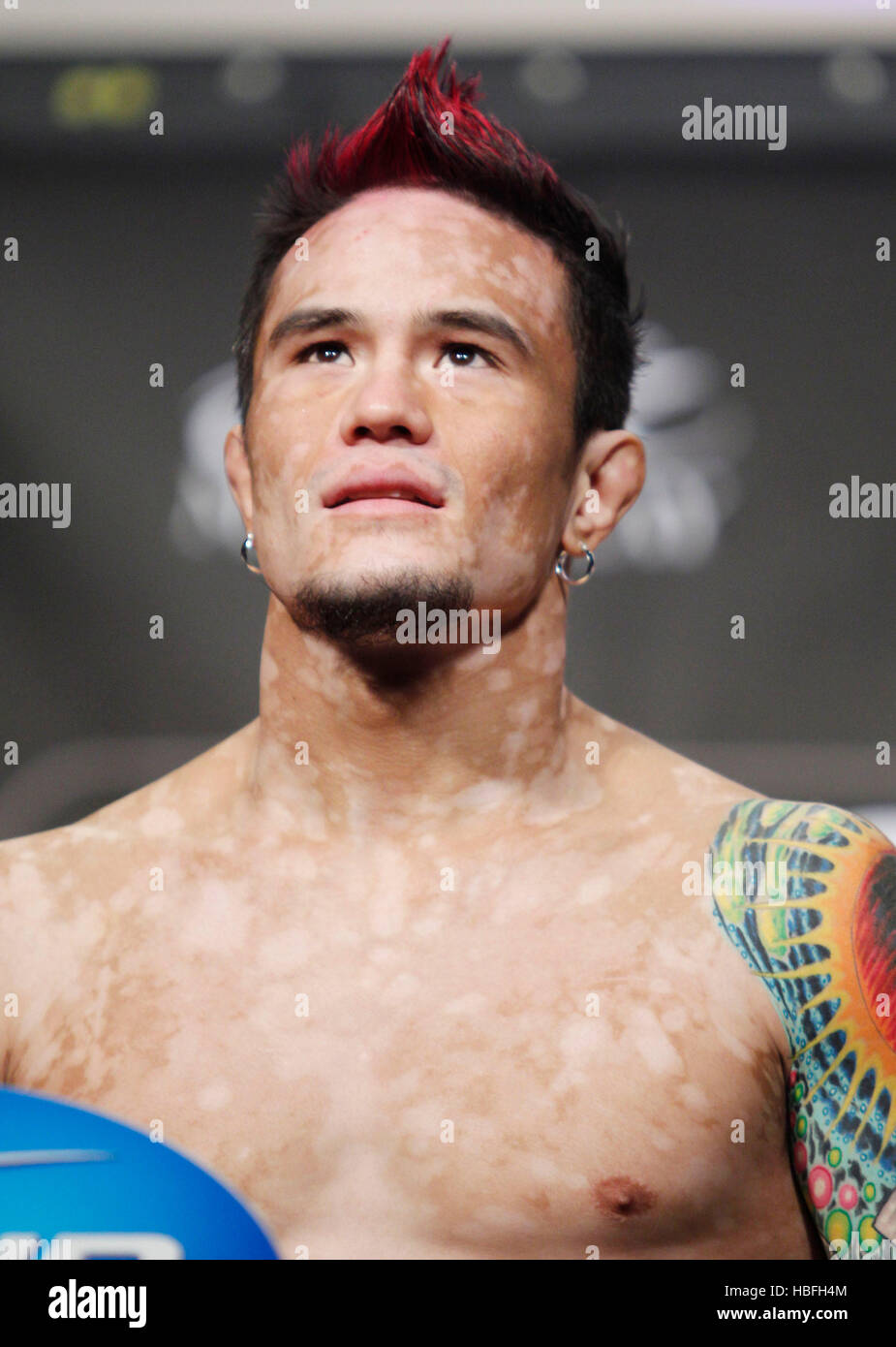 UFC fighter Scott Jorgensen on the scale during a weigh-in for UFC 137 in  Las Vegas, Nevada on Friday, October 28, 2011. Photo by Francis Specker  Stock Photo - Alamy, image size:925x1390