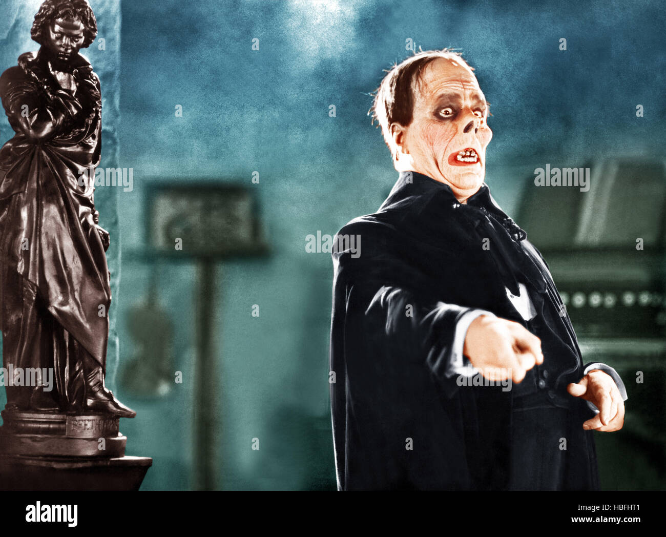 THE PHANTOM OF THE OPERA, Lon Chaney, 1925 Stock Photo Alamy