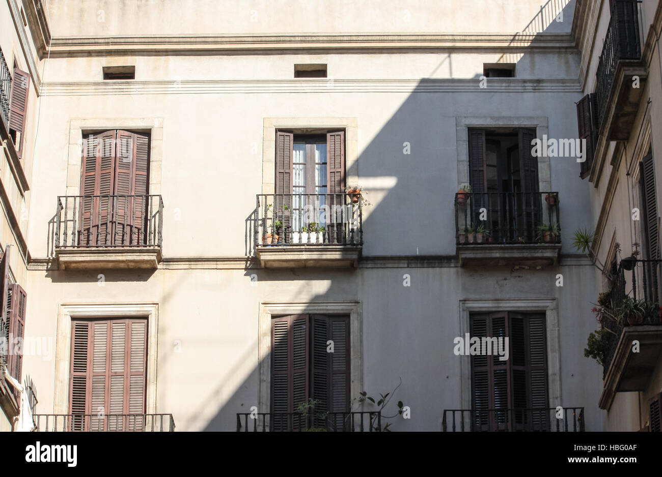 Row houses spain hi res stock photography and images Alamy