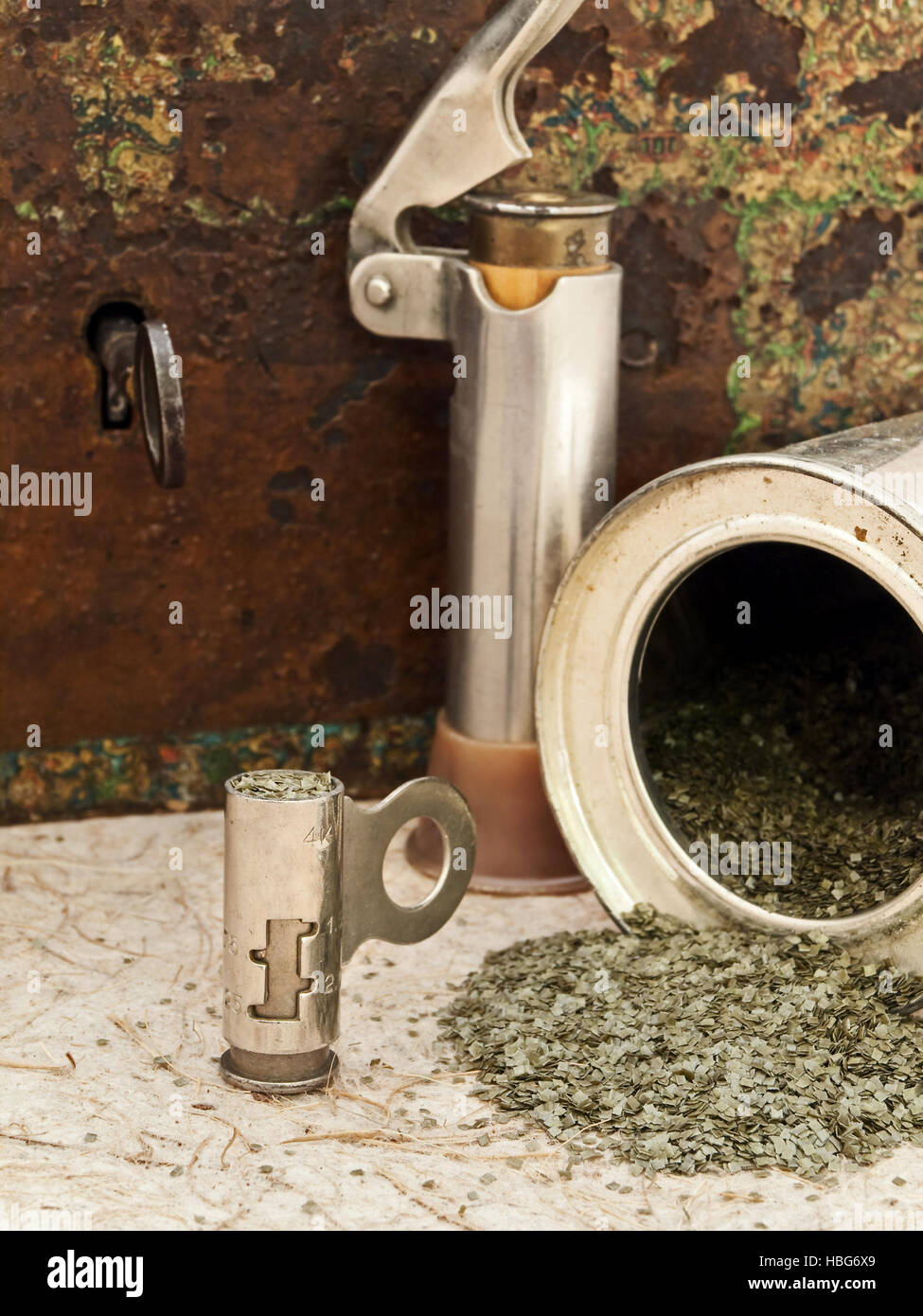 Gunpowder hi-res stock photography and images - Alamy