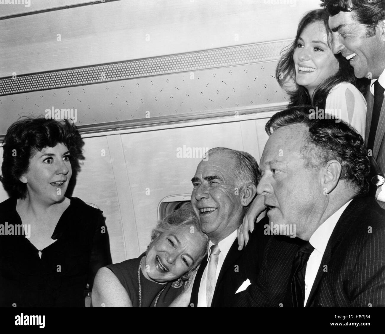 AIRPORT, Maureen Stapleton, Helen Hayes, George Seaton, Van Heflin, Jacqueline Bisset, Dean Martin, on-set, 1970 Stock Photo