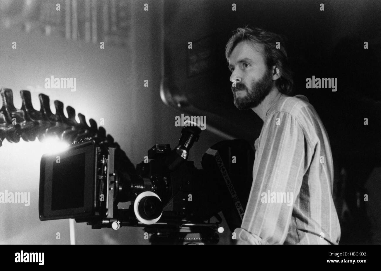 ALIENS, director and screenwriter James Cameron, 1986, TM & Copyright
