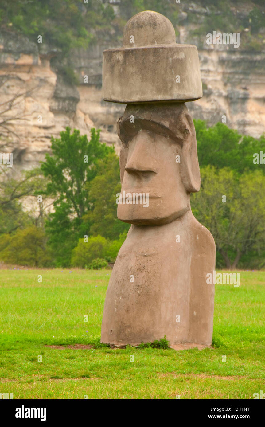 Easter Island replica (since moved location), Stonehenge II, Kerr