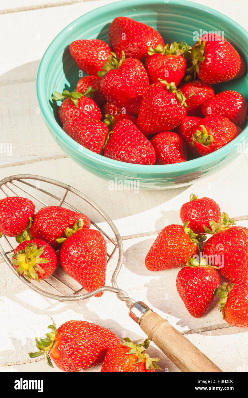 bowl of organic summer strawberries Stock Photo - Alamy