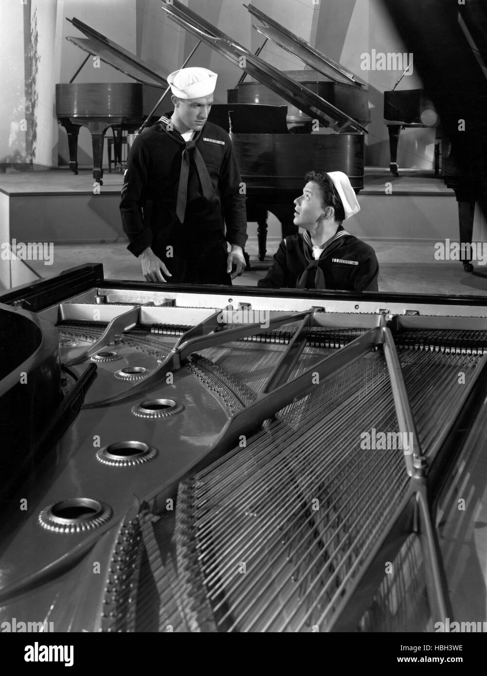 ANCHORS AWEIGH, Gene Kelly, Frank Sinatra, 1945 Stock Photo Alamy