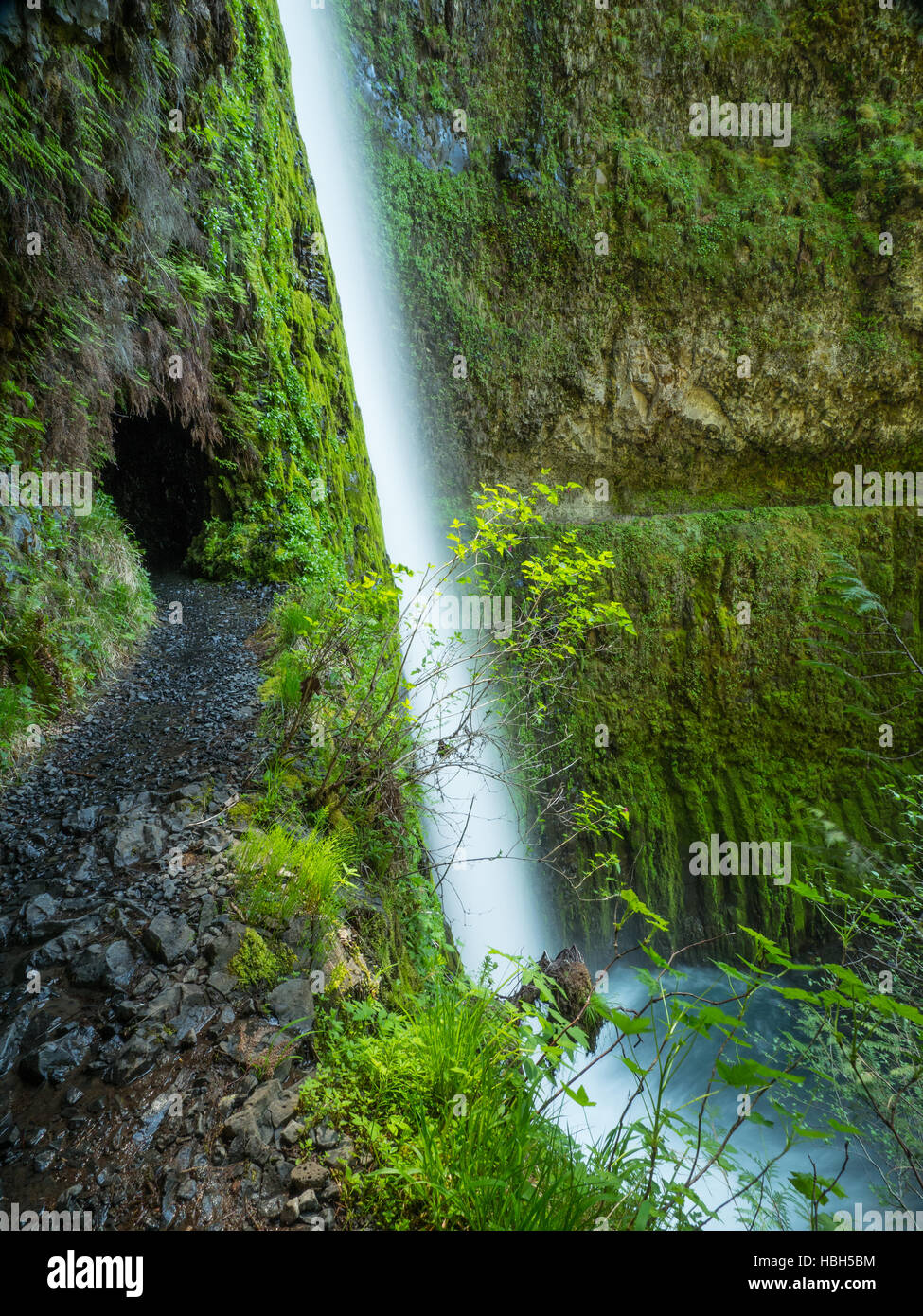 Cascade tunnel hires stock photography and images Alamy