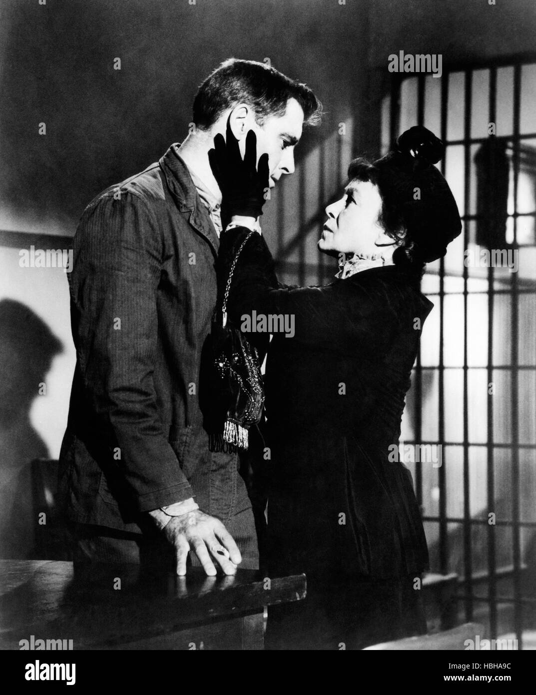 BIRDMAN OF ALCATRAZ, from left, Burt Lancaster, Thelma Ritter, 1962 ...
